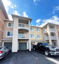 6482 Emerald Dunes Dr in Royal Palm Beach, FL - Building Photo - Building Photo