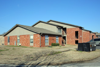 Archwood Apartments in Arkoma, OK - Building Photo - Building Photo