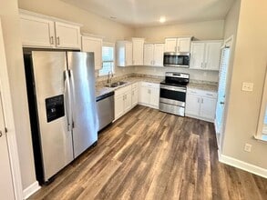 5696 Matthew Dr in Horn Lake, MS - Building Photo - Building Photo