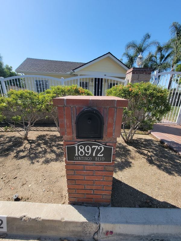 18972 Santiago Blvd in Villa Park, CA - Building Photo - Building Photo
