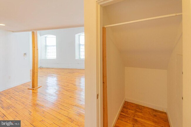 4 Leverington Ave in Philadelphia, PA - Building Photo - Building Photo