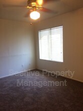 2455 E Broadway Rd in Mesa, AZ - Foto de edificio - Building Photo