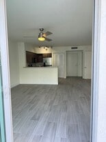 430 NW 9th Ave, Unit A2 in Miami, FL - Building Photo