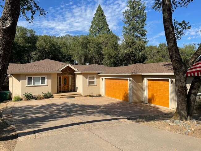 property at 13553 Lake Wildwood Dr