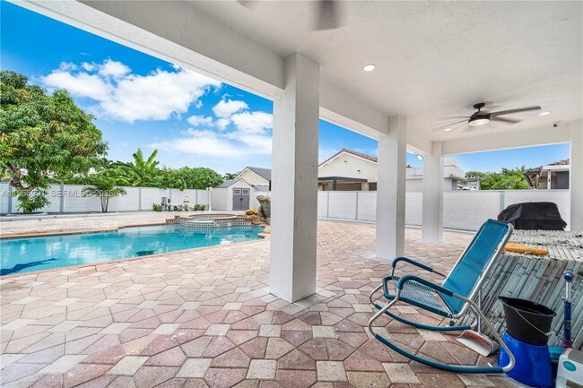 1205 SE 7th Ct in Homestead, FL - Building Photo - Building Photo