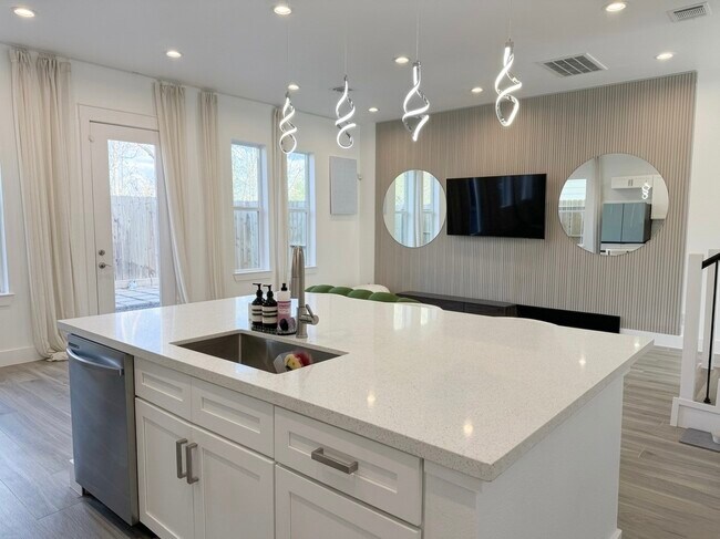 2335 Paul Quinn St in Houston, TX - Building Photo - Building Photo