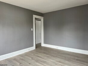65 Van Ness Terrace, Unit 67 in Maplewood, NJ - Building Photo - Building Photo