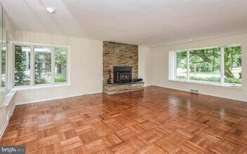 8104 Heacock Ln in Wyncote, PA - Building Photo - Building Photo