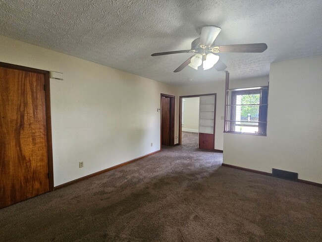 424 Stinaff St in Kent, OH - Foto de edificio - Building Photo