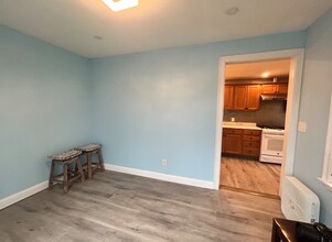 61 Blackstone Rd in Weymouth, MA - Foto de edificio - Building Photo