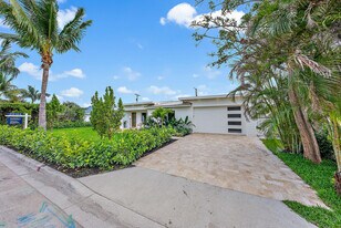 310 Edmor Rd in West Palm Beach, FL - Building Photo
