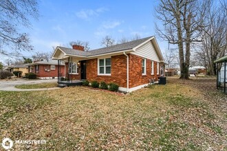 4425 Lynnview Dr in Louisville, KY - Building Photo - Building Photo