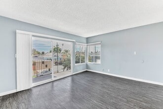 1121 Daisy Ave in Long Beach, CA - Building Photo - Building Photo