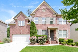 5490 Rosehall Pl in Atlanta, GA - Building Photo