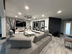 11240 NW 43rd St in Coral Springs, FL - Building Photo - Building Photo