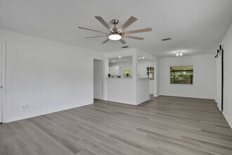 3923 Tyndale Dr in Jacksonville, FL - Building Photo - Building Photo
