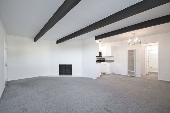 1466 Manhattan Beach Blvd in Manhattan Beach, CA - Building Photo - Building Photo