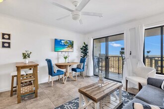 40 Folly Field Rd in Hilton Head Island, SC - Building Photo - Building Photo