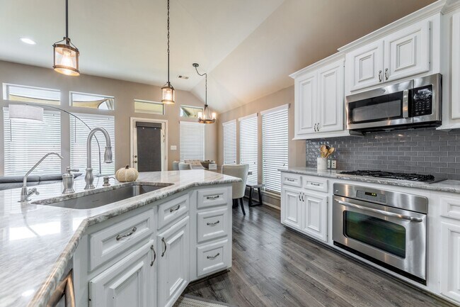 property at 10923 Starling Creek Dr