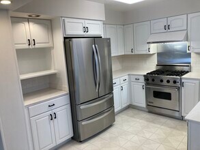 2401 Bristol Rd in Columbus, OH - Building Photo - Building Photo