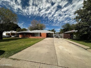 4238 E Pinchot Ave in Phoenix, AZ - Building Photo - Building Photo