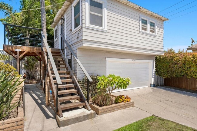 2724 Treat St in San Diego, CA - Building Photo - Building Photo