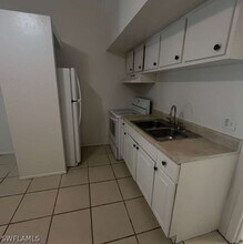 3838 Madison Ave in Ft. Myers, FL - Building Photo - Building Photo