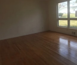 12 Imperial Dr in New Hartford, NY - Building Photo - Building Photo
