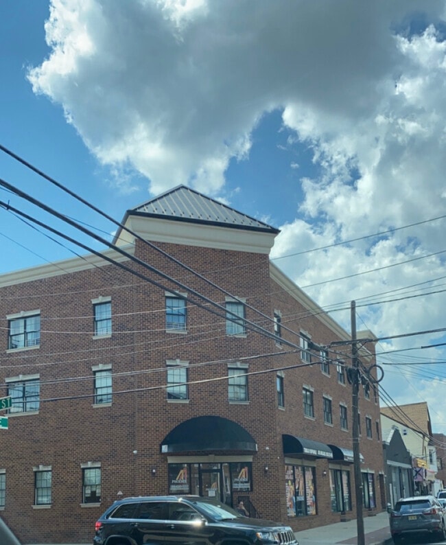 318 21st Ave, Unit 304 in Paterson, NJ - Building Photo - Building Photo