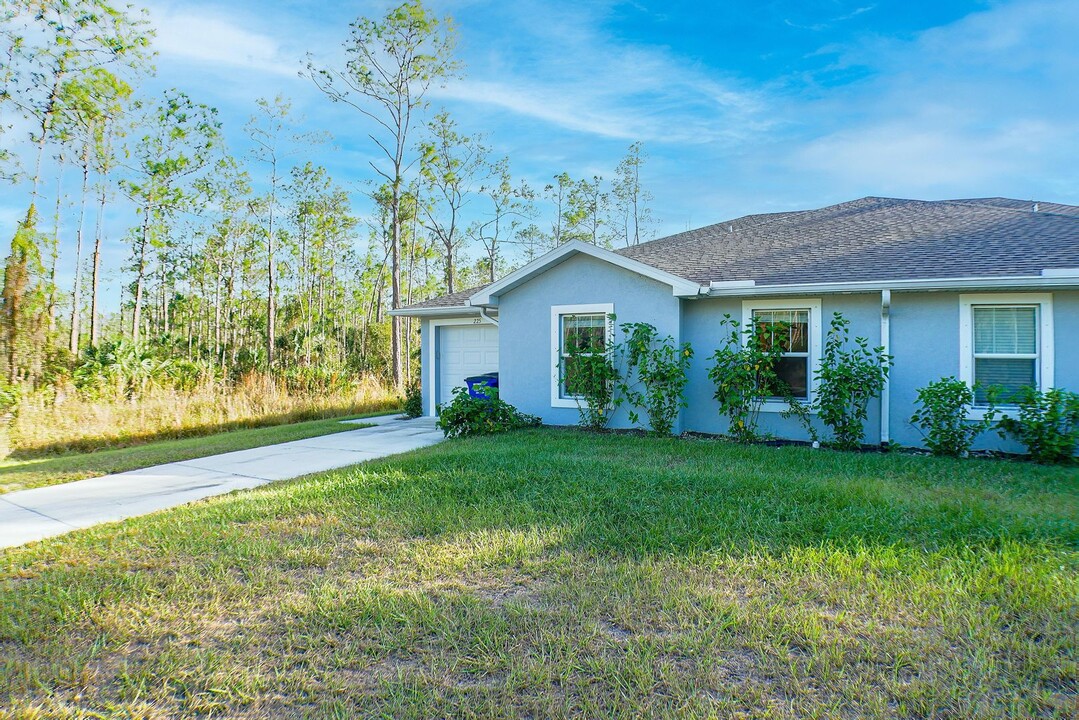 225-227 Rogers St in Lehigh Acres, FL - Building Photo