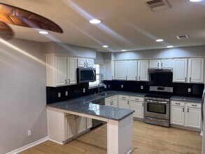 1204 N Grant Dr in Sherman, TX - Building Photo - Building Photo