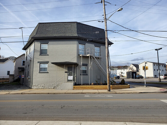 800 Wayne Ave in Indiana, PA - Building Photo - Building Photo