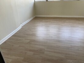 223 SW 14th Pl in Deerfield Beach, FL - Building Photo