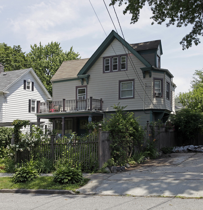 71 Clinton Ave in Staten Island, NY - Building Photo