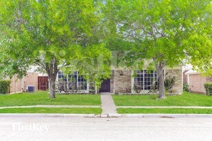 1532 High Pointe Ln in Cedar Hill, TX - Building Photo