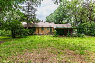 9306 W Maple St in Wichita, KS - Building Photo - Building Photo