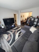 162 Young St in Hamilton, ON - Building Photo - Building Photo