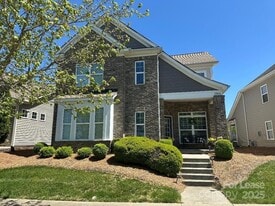 9806 Sky Vista Dr in Huntersville, NC - Building Photo