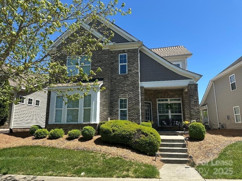 9806 Sky Vista Dr in Huntersville, NC - Building Photo