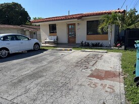 7343 SW 21st St in Miami, FL - Building Photo