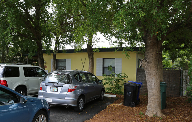 822 NE 14th Pl in Fort Lauderdale, FL - Building Photo - Building Photo