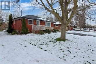 410 Harris St in Whitby, ON - Building Photo - Building Photo