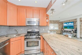 3567 Shore Pkwy in Brooklyn, NY - Building Photo - Building Photo