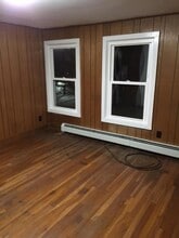 638 Locust St, Unit 2 in Fall River, MA - Foto de edificio - Building Photo