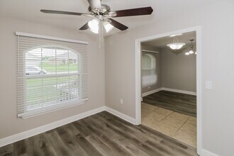 803 Edith Dr in Fruitland Park, FL - Building Photo - Building Photo