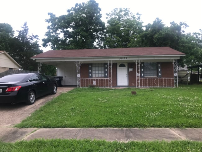 3009 Gaines St