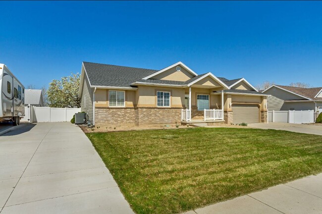 5066 W 8620 S in West Jordan, UT - Building Photo - Building Photo