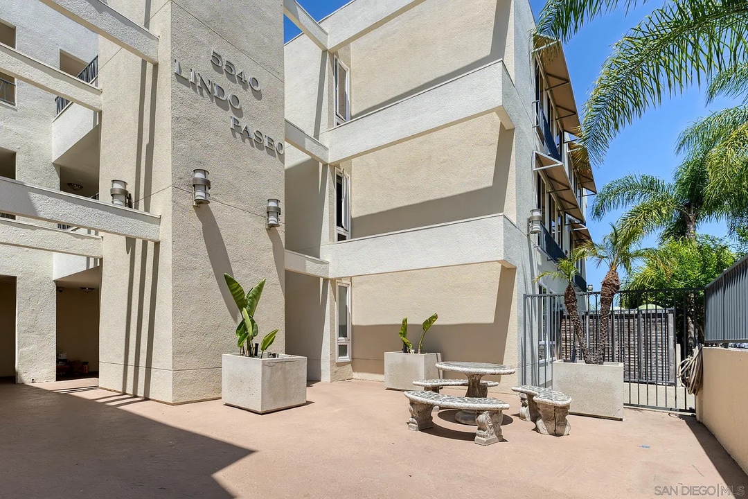 5540 Lindo Paseo, Unit #11 in San Diego, CA - Foto de edificio
