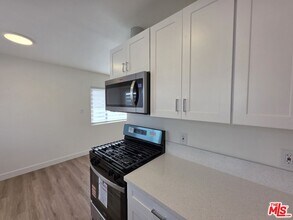 2009 Carnegie Ln in Redondo Beach, CA - Building Photo - Building Photo