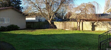 3025 Lindbergh Ave in Bellingham, WA - Building Photo - Building Photo